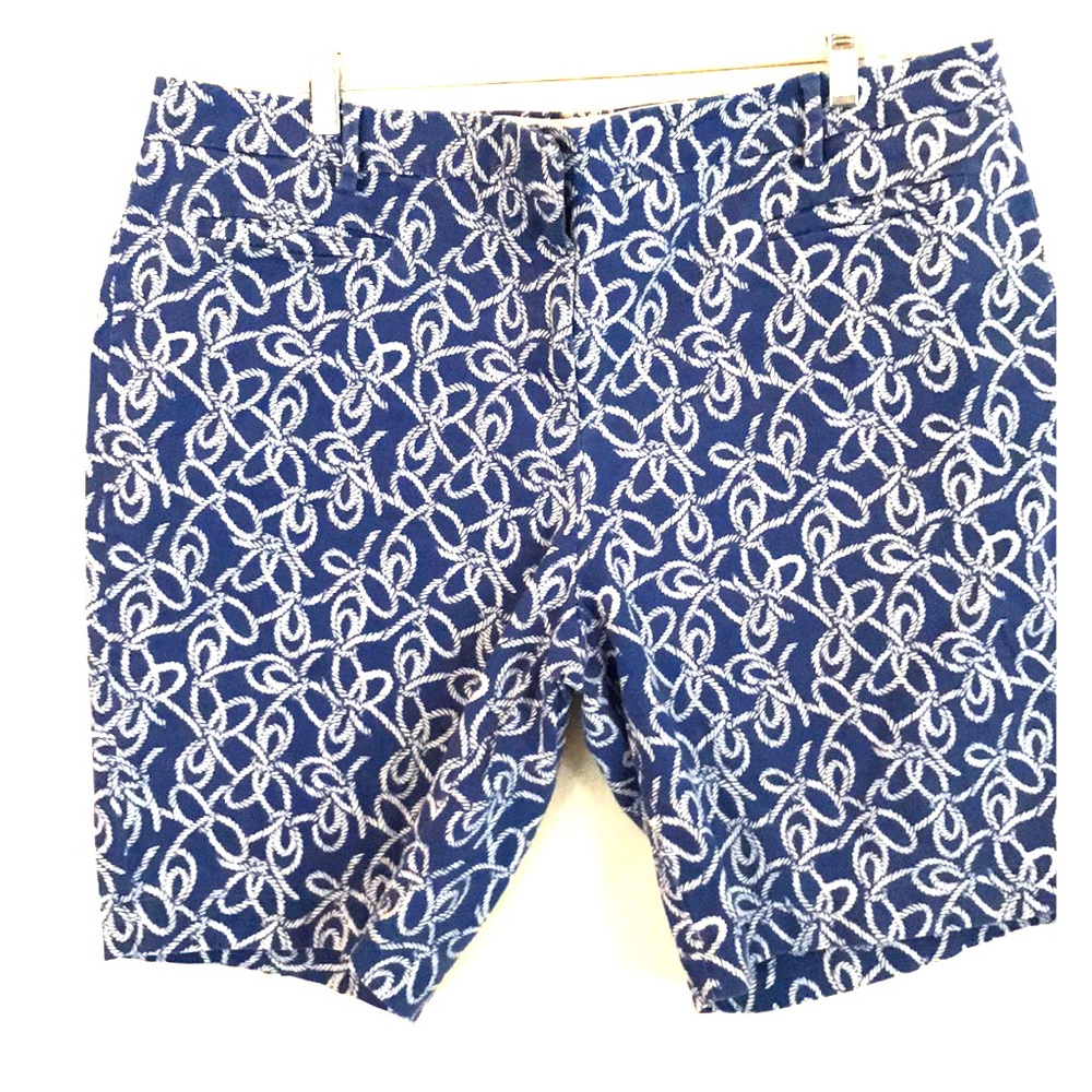 Land’s End mid rise shorts